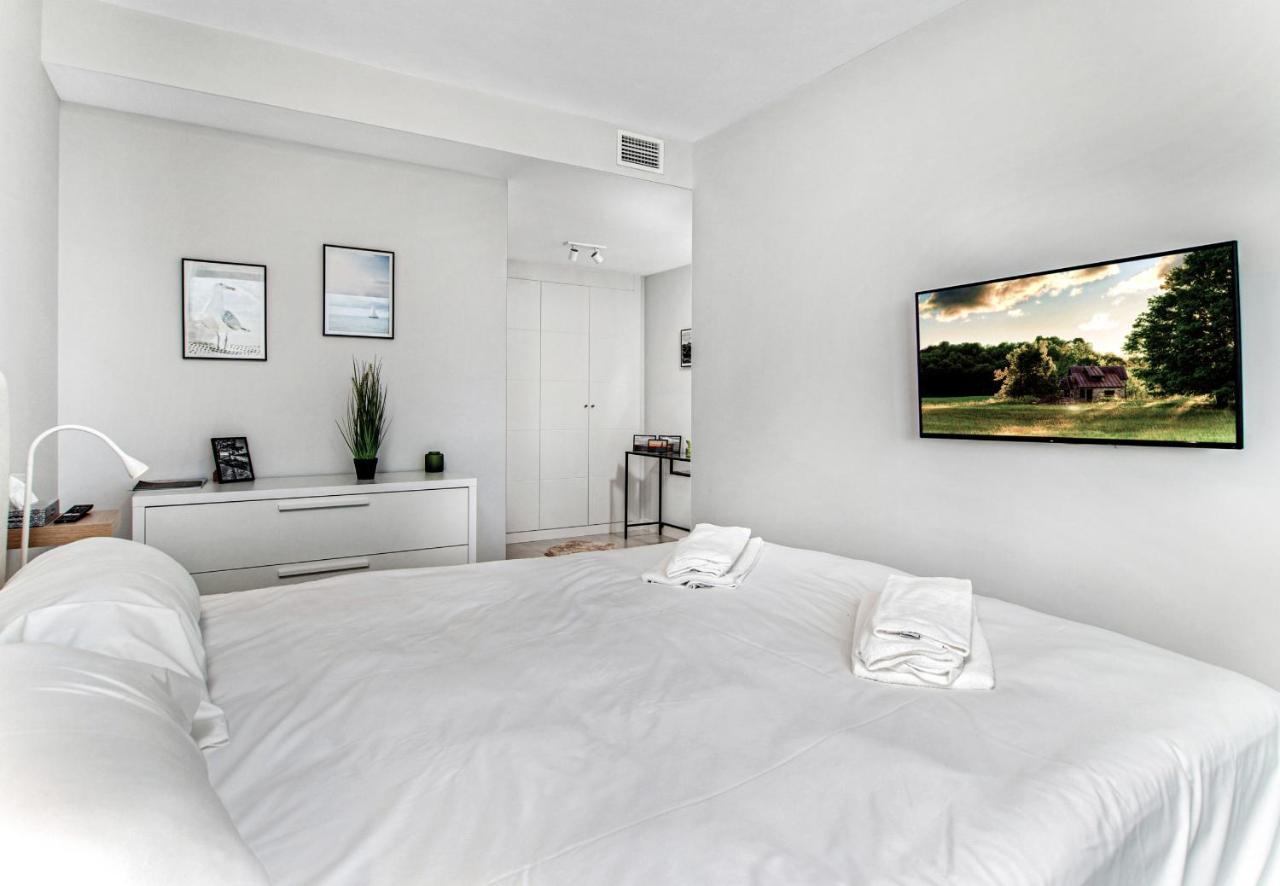 Via Celere 2348 Apartman Casares Kültér fotó